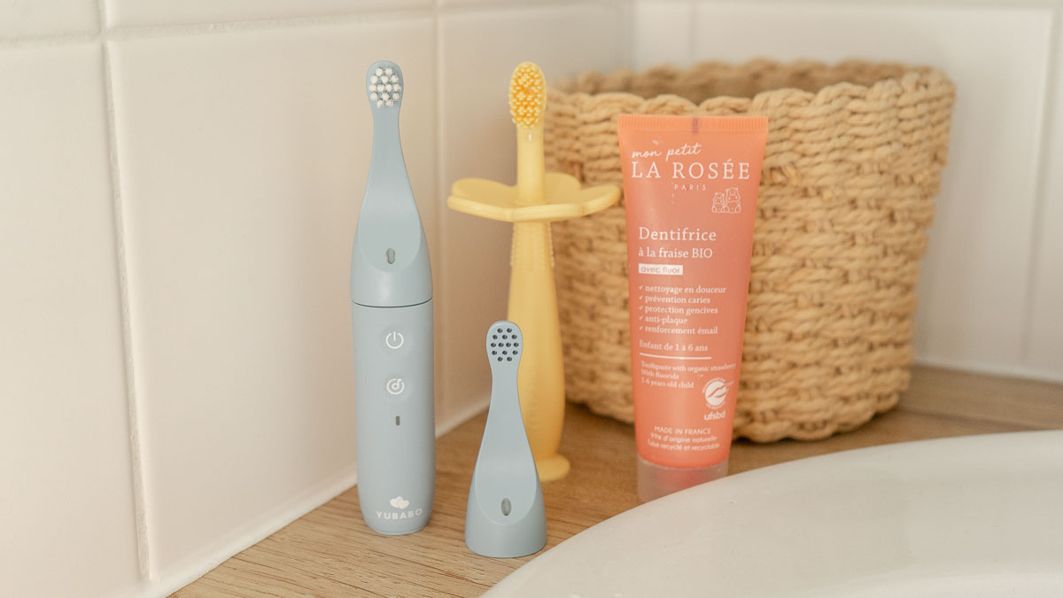 brosse-a-dent Brosses à dents Mushies et Yobabo et dentifrice la Rosée