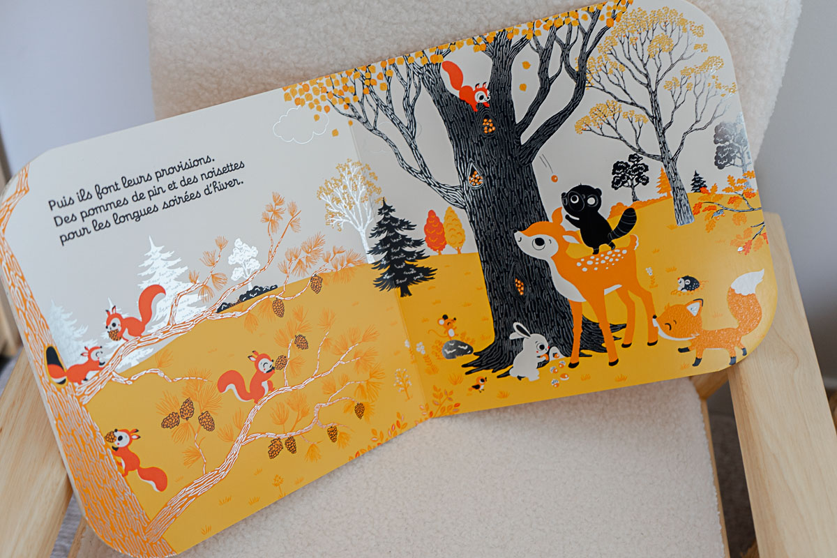 Regarde dans la foret - Livre ouvert